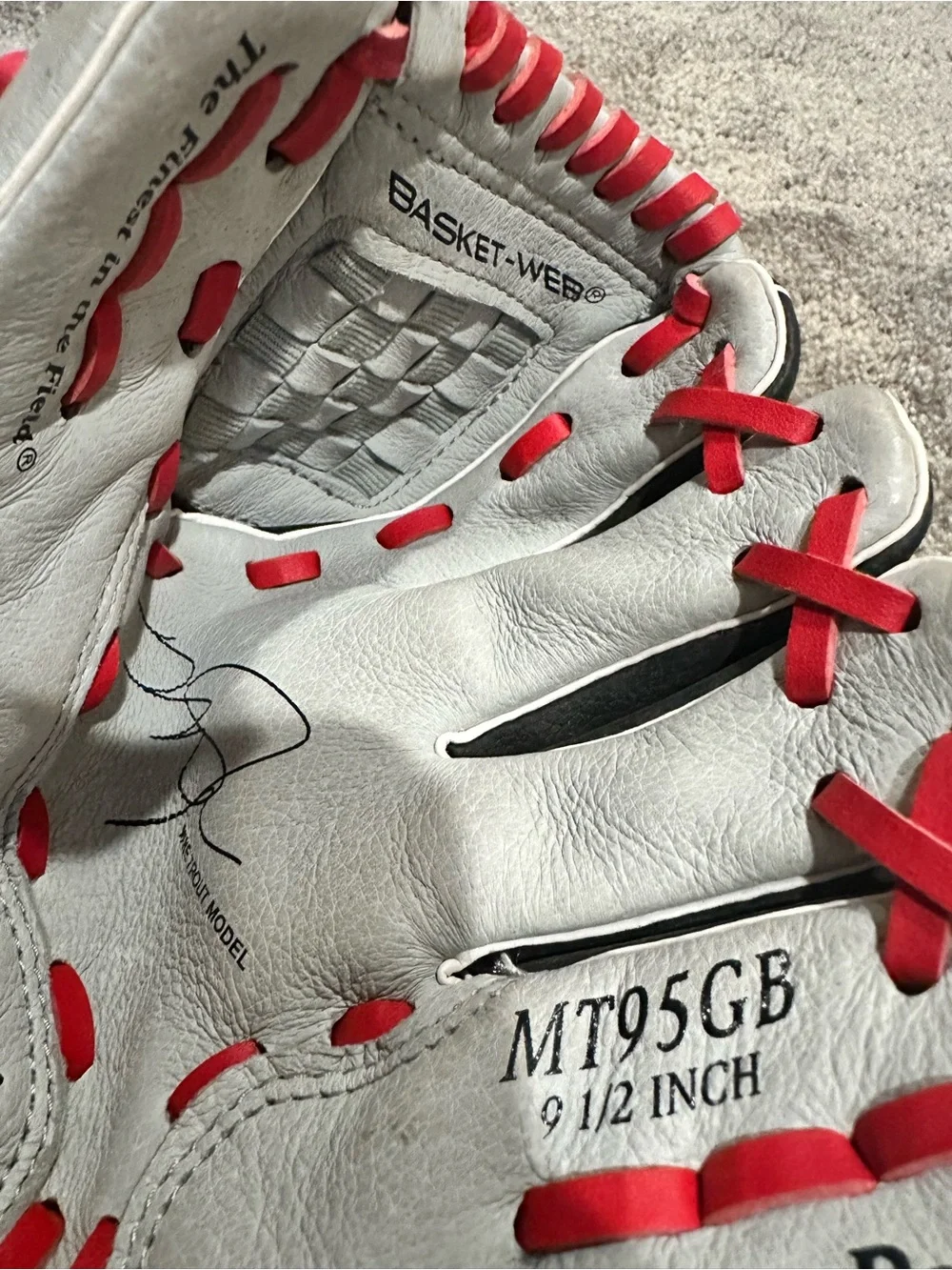 Rawlings White and Red Leather Baseball Glove - Signature Palm